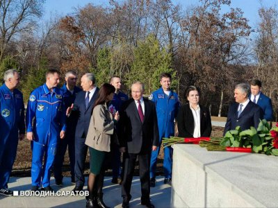 Президент на месте приземления Ю.А. Гагарина